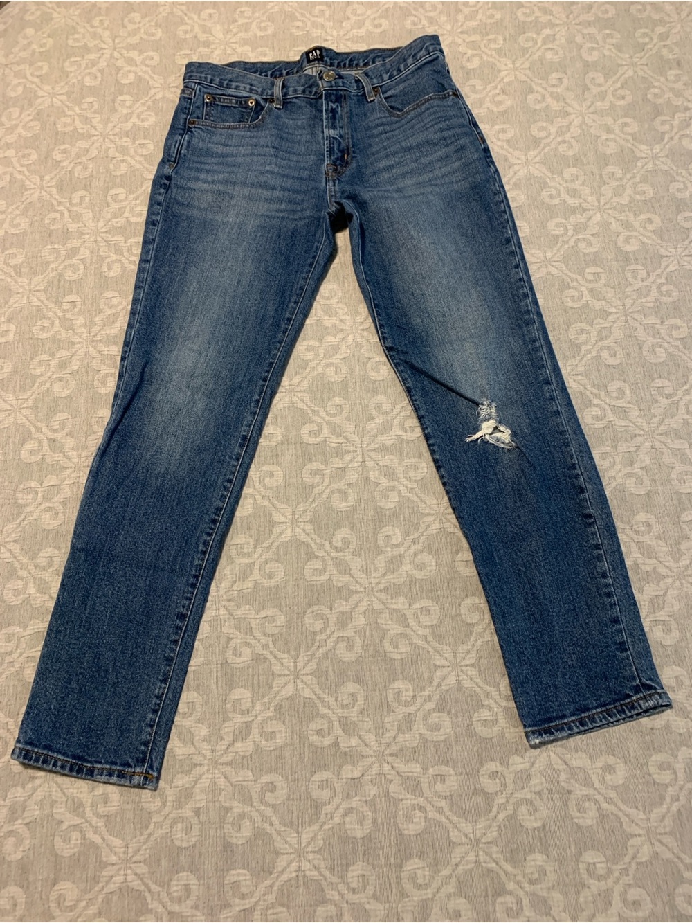 GAP Best Girlfriend Distressed Jeans in Medium Blue (Size 26)